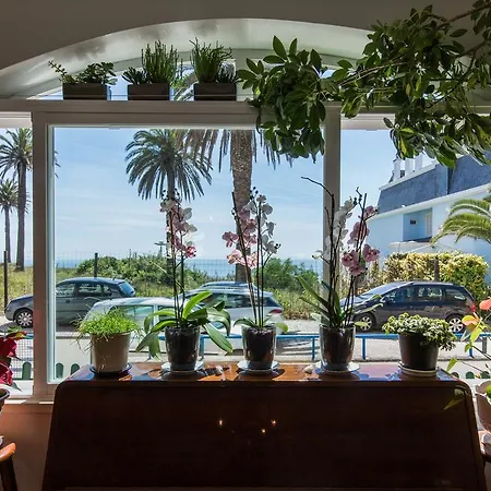 Homeysuite In Beach * Estoril