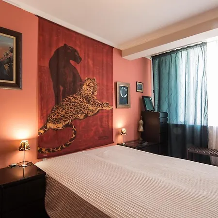 Homeysuite In Beach Apartment Estoril