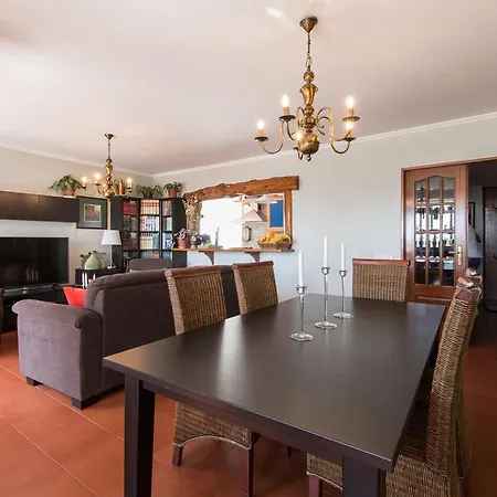 Homeysuite In Beach Apartment Estoril